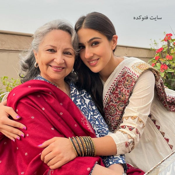 عکس سارا علی خان بازیگر و مادرش